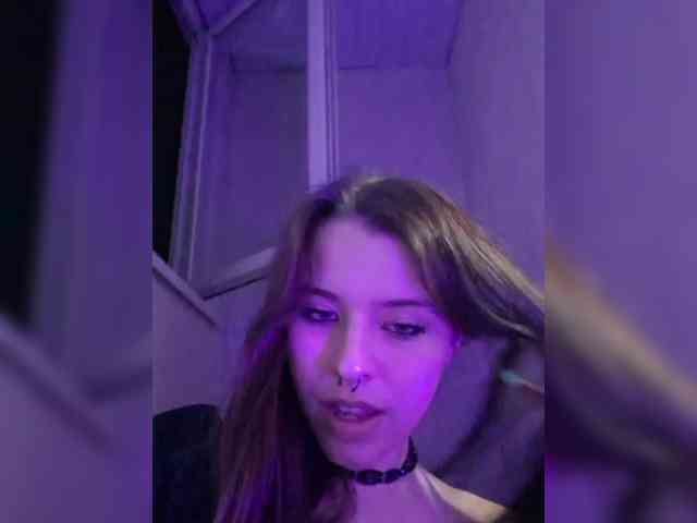 MommyAxFox webcam