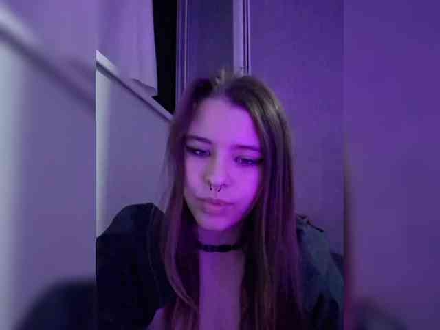 MommyAxFox webcam