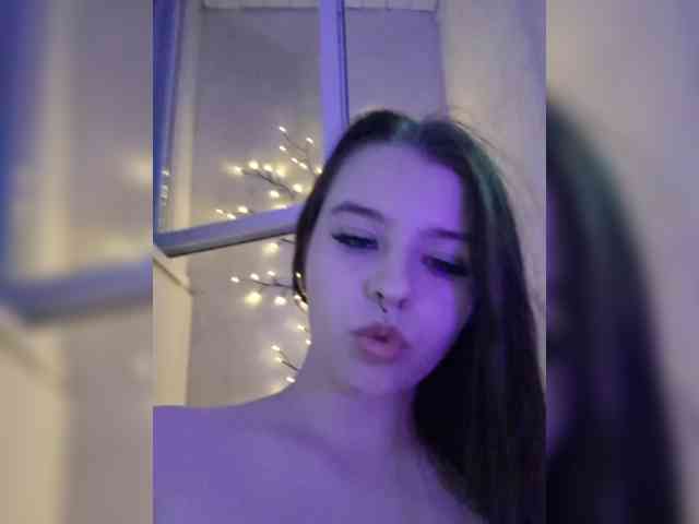 MommyAxFox webcam