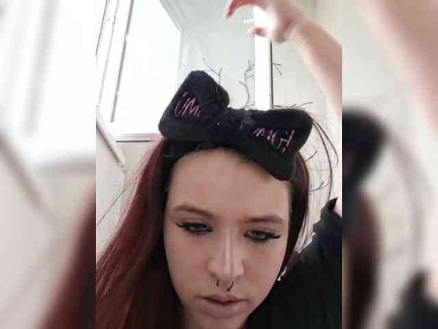 MommyAxFox webcam