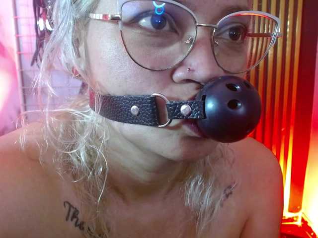 MeganLatin live cam on BongaCams