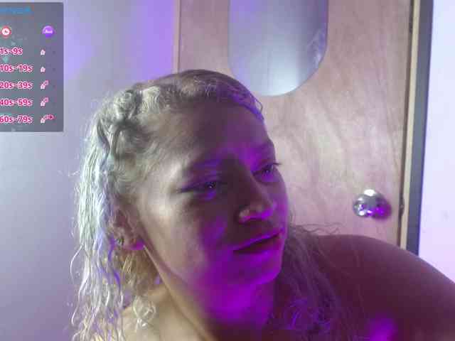 MeganLatin webcam