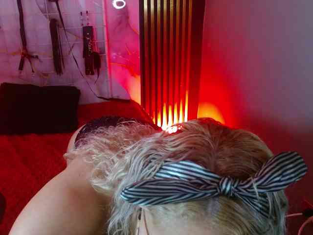 MeganLatin webcam