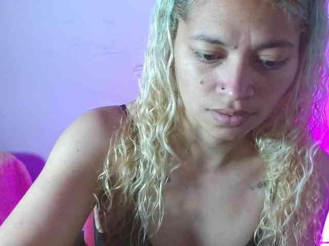 MeganLatin webcam