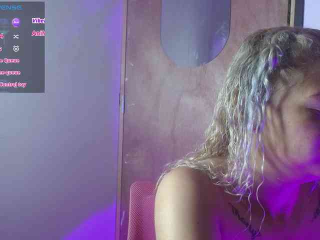 MeganLatin webcam