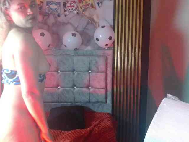 MeganLatin webcam