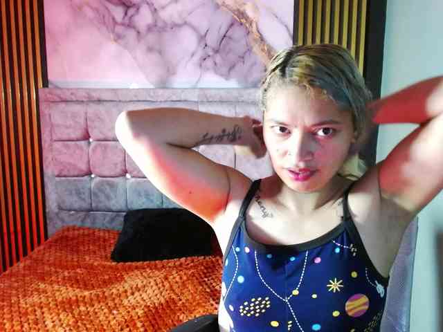 MeganLatin webcam