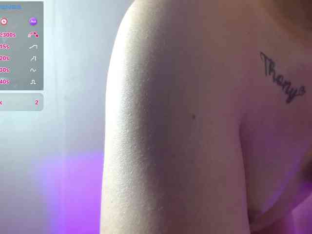 MeganLatin webcam