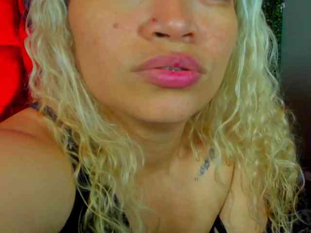 MeganLatin webcam