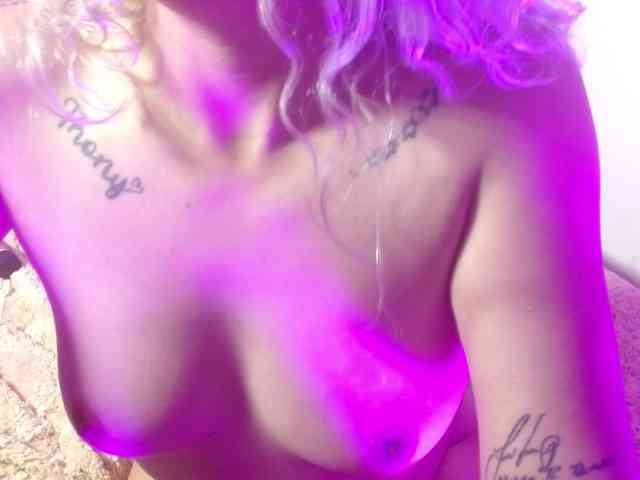 MeganLatin webcam