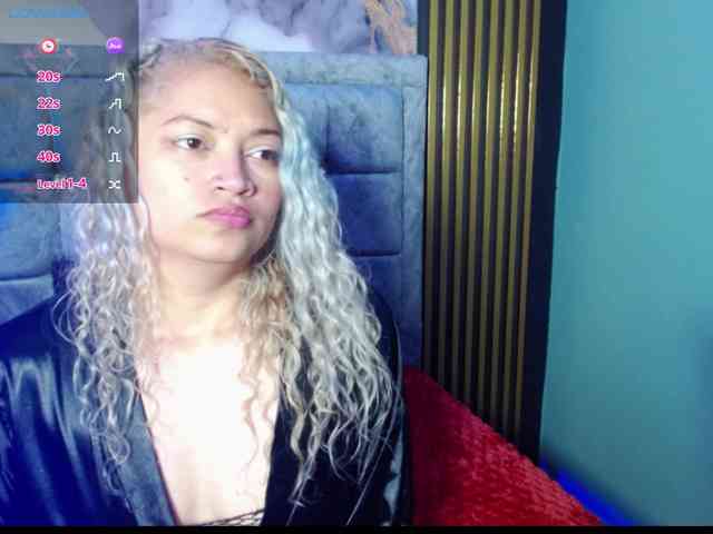MeganLatin webcam