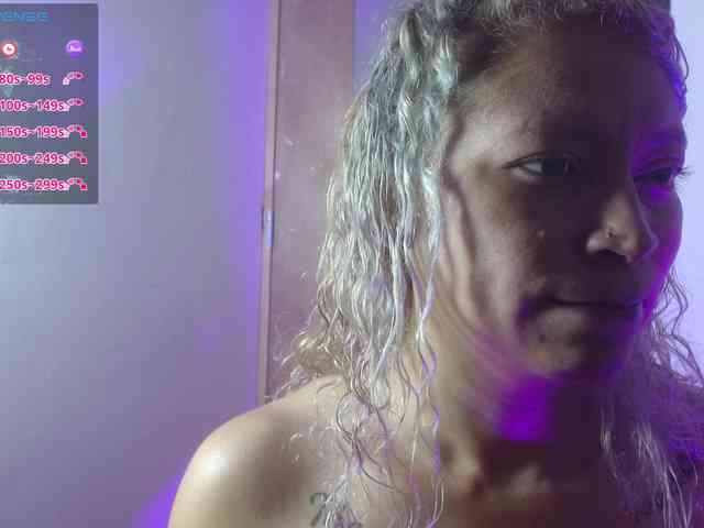 MeganLatin webcam