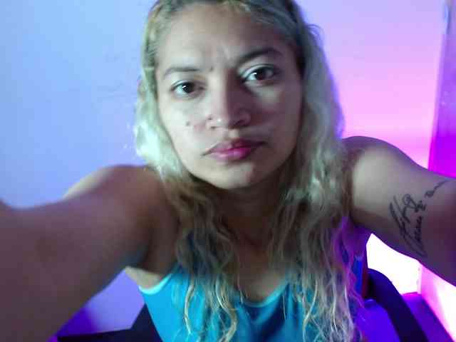 MeganLatin webcam