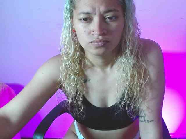 MeganLatin webcam