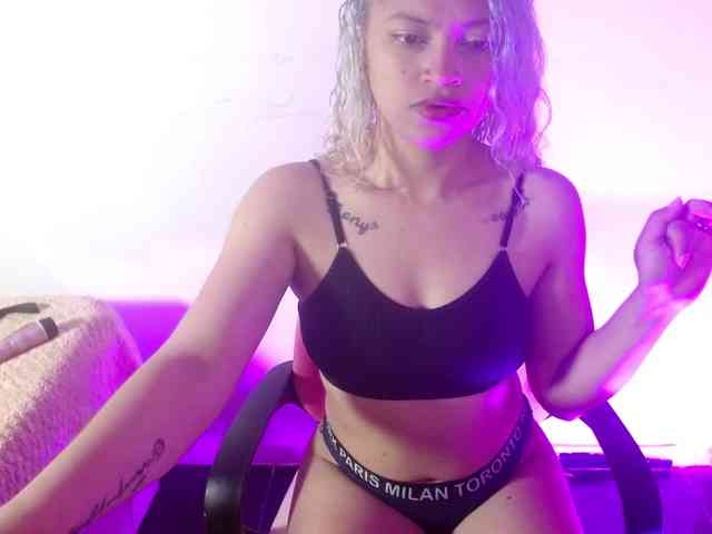 MeganLatin webcam