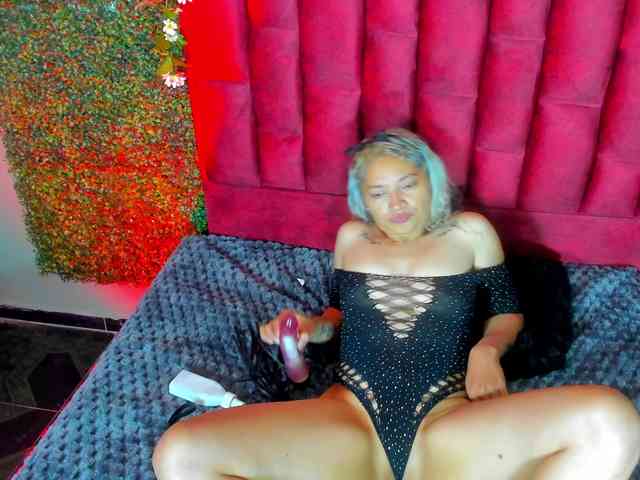 MeganLatin webcam