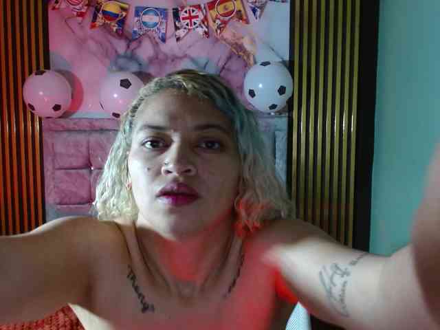 MeganLatin webcam