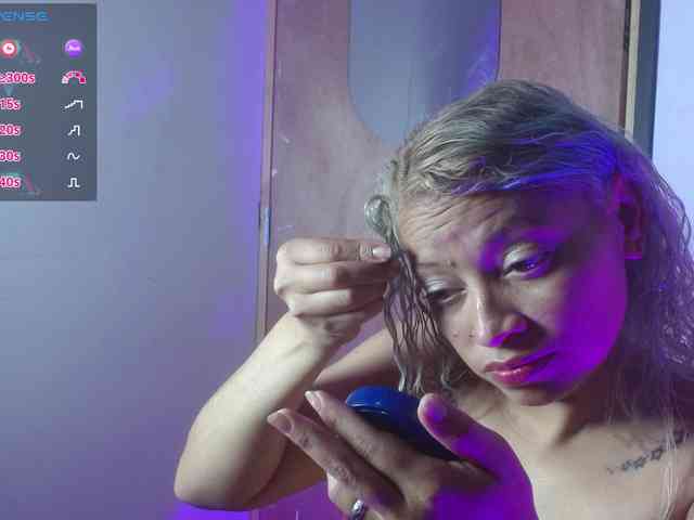 MeganLatin webcam