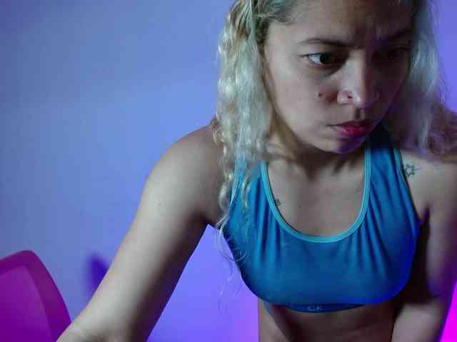 MeganLatin webcam