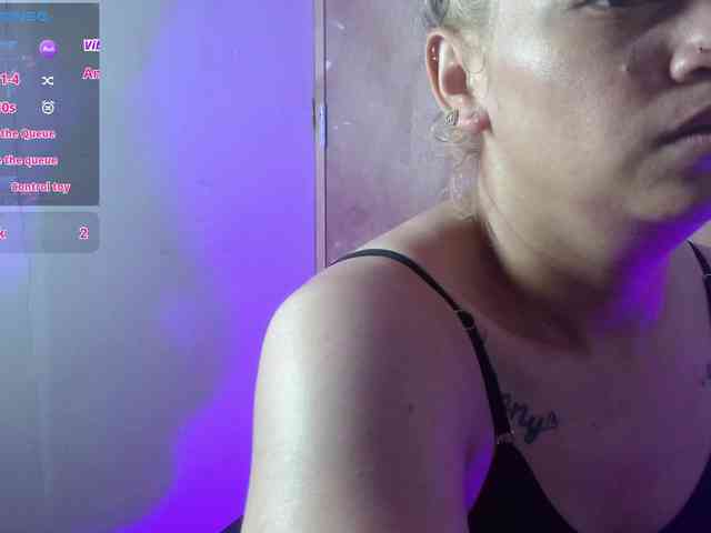 MeganLatin webcam