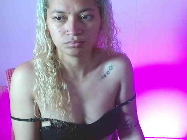 MeganLatin webcam