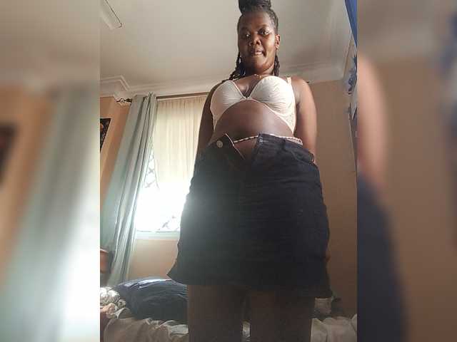 Selene-Darlyne live cam on BongaCams