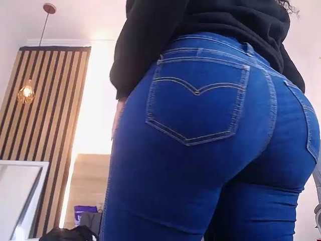 alexaforbes, en directo ahora en BongaCams