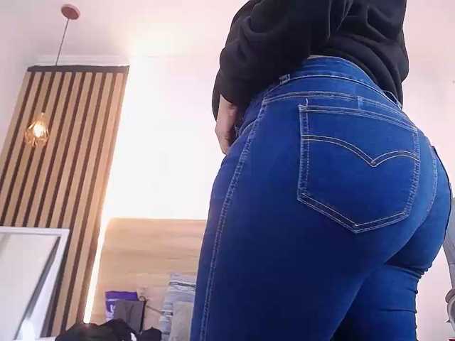 alexaforbes, en directo ahora en BongaCams