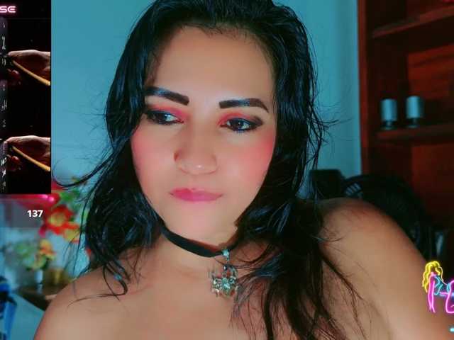 le modèle Natashaa- est en webcam porno dans un show sur le site bongacams, il possède les tags suivants: Latino/Hispanic,Brunette,Shaved