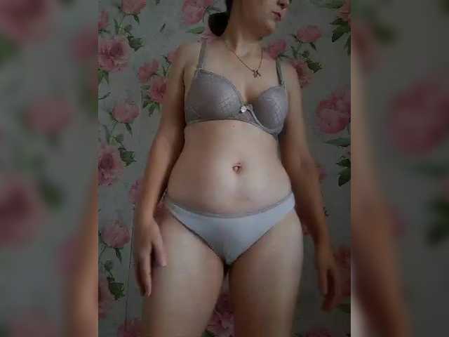 kiskas12 live cam on BongaCams