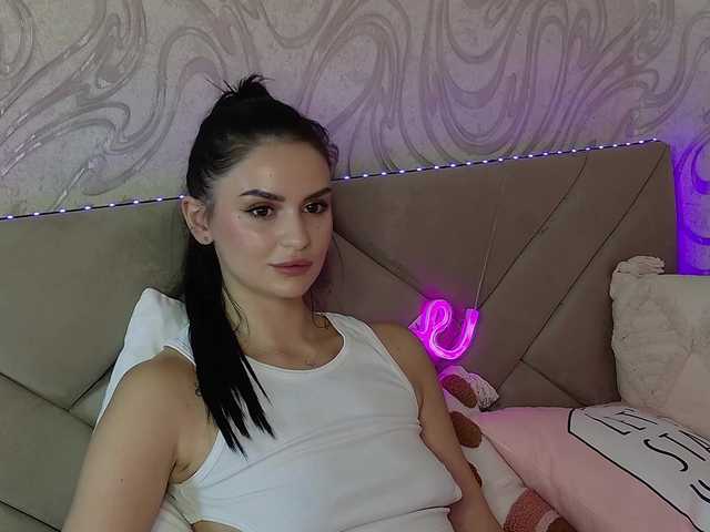 MilaSweety1 live cam on BongaCams
