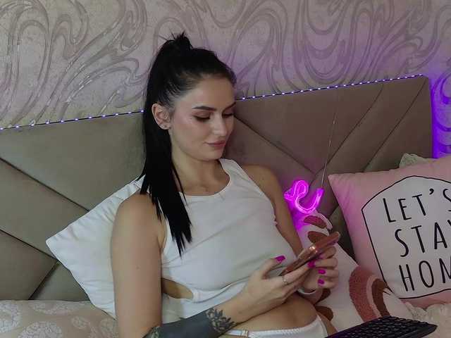 MilaSweety1 live cam on BongaCams