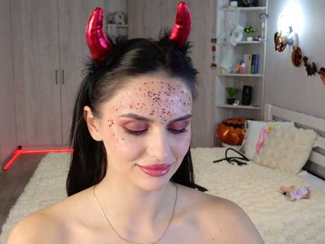 Nyvora live cam on BongaCams
