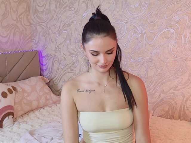 MilaSweety1 live cam preview