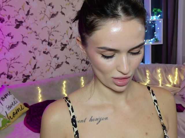 MilaSweety1 live cam on BongaCams