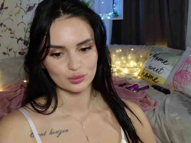MilaSweety1 webcam