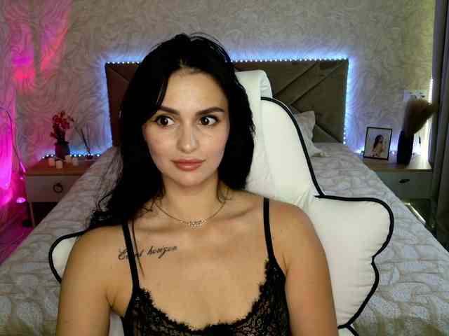 MilaSweety1 webcam