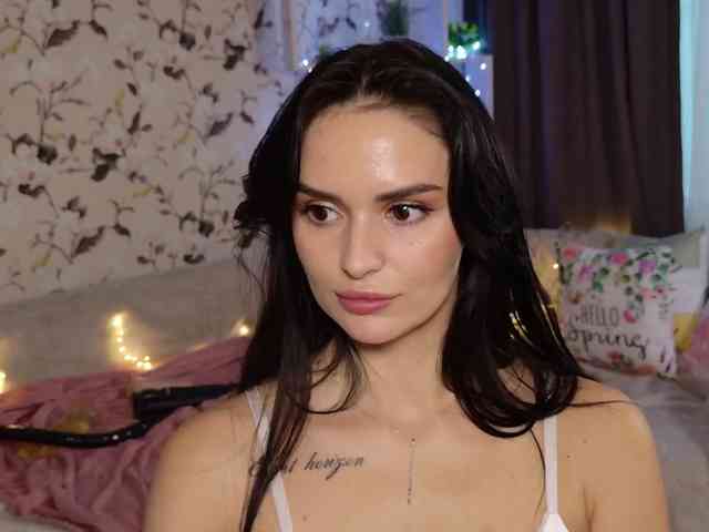MilaSweety1 webcam