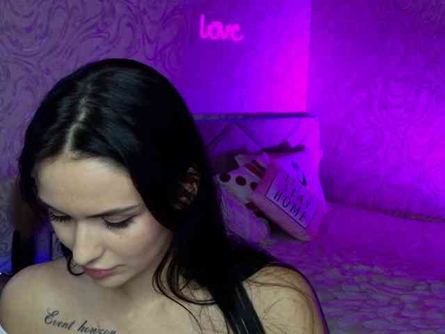 MilaSweety1 webcam