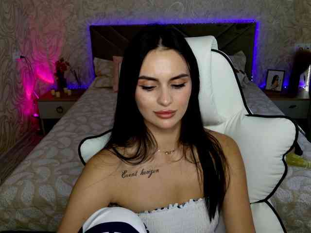 MilaSweety1 webcam