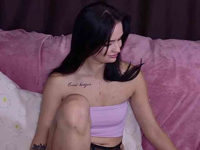 MilaSweety1 webcam