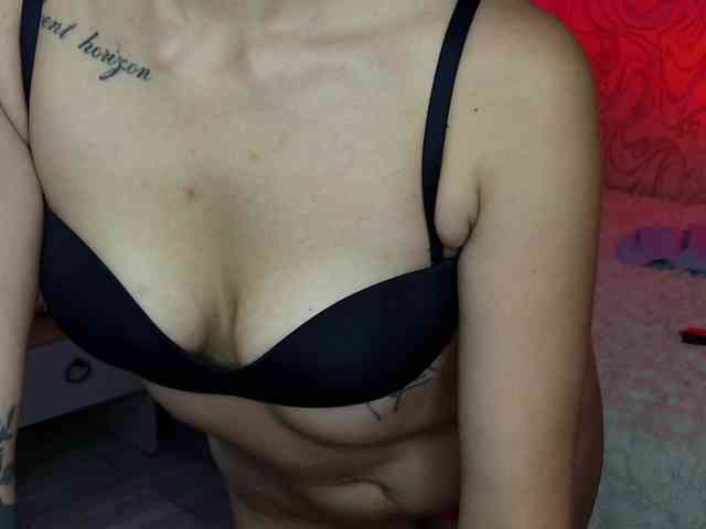 MilaSweety1 webcam