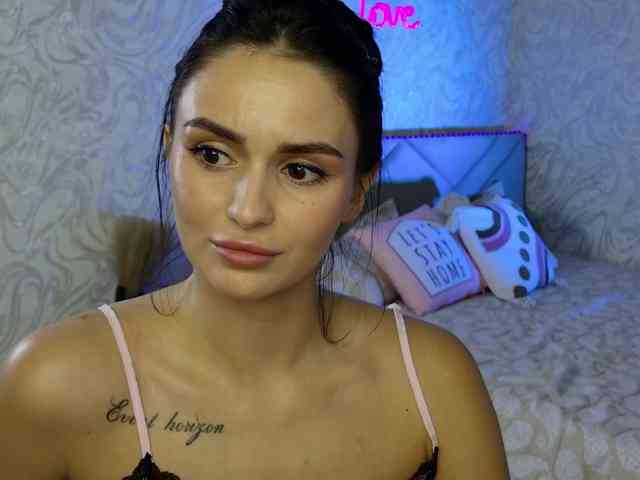 MilaSweety1 webcam