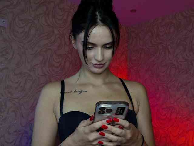 MilaSweety1 webcam