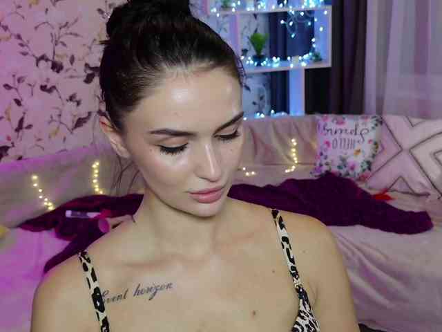 MilaSweety1 webcam
