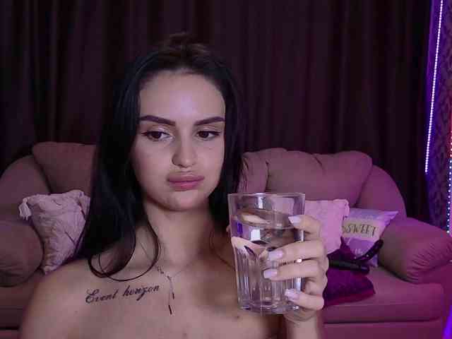 MilaSweety1 webcam