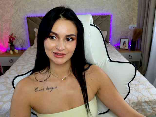 MilaSweety1 webcam