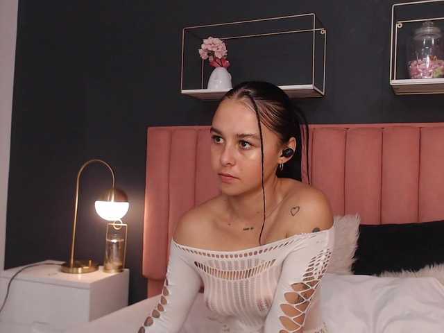 AmeliaRouge live webcam show