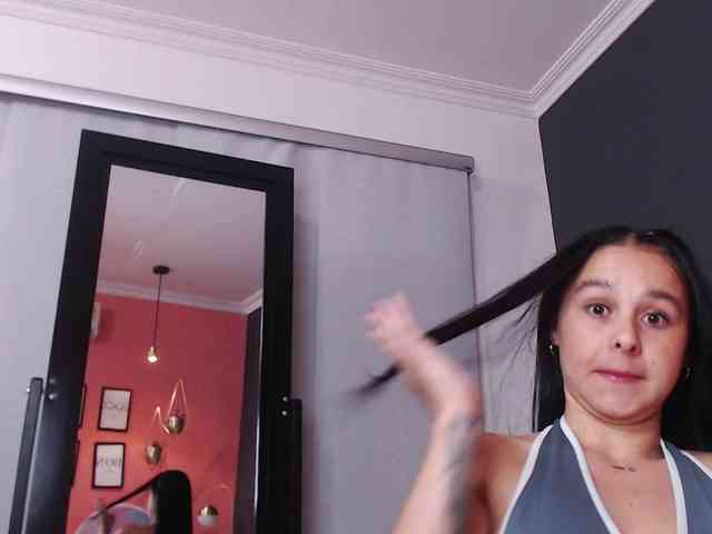 AmeliaRouge webcam