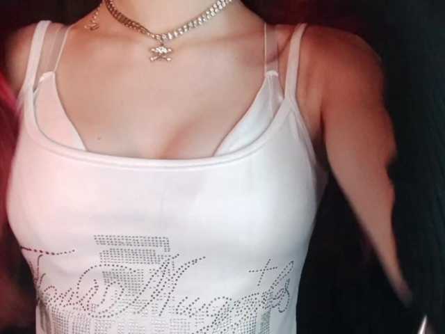 Kissaieksis live webcam show